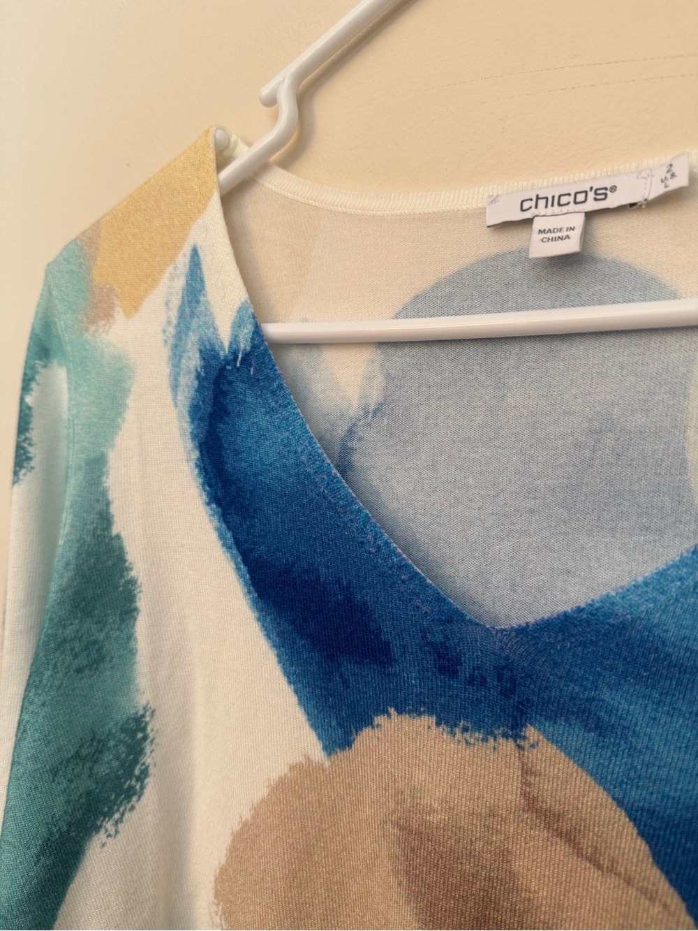 Chico’s V Neck Pullover Sweater Size 2 Large Blue Aqua Abstract Watercolor Knit - Picture 5 of 6